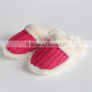 Woman Knitted Indoor Slipper With Sequins thumbnail-2