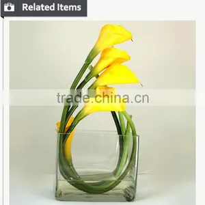 Traditional in Vase Artificial Flower Arrangement thumbnail-5