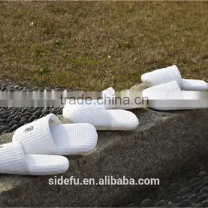 China Factory Cheap Wholesale Slipper, Waffle Bath Slipper for Hotel & Home Use thumbnail-1