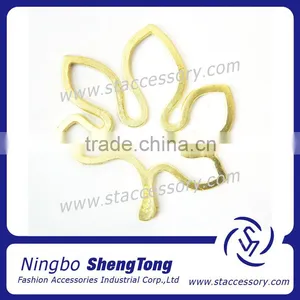 Cheap Gold Alloy Leave Charms Fashion Jewelry Pendant thumbnail-1