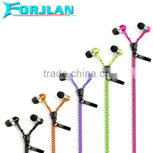 3.5 mm Stereo Wired Zip Earphone With Mic thumbnail-2