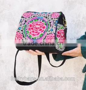 Chinese Wholesale Embroidery Canvas Messenger Bag Shoulder Bags for Women thumbnail-1