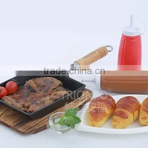 TRIONFO Pre-seasoned Mini Cast Iron Tamayoyaki Pan With Wooden Handle thumbnail-5