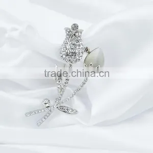 Personalized Flower Design Metal Gold Lapel Pin For Sales thumbnail-5