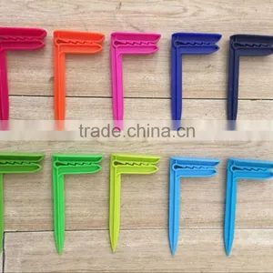 High Quality and Lightweight Plastic Pegs Stakes for Beach Towel and Blanket thumbnail-4
