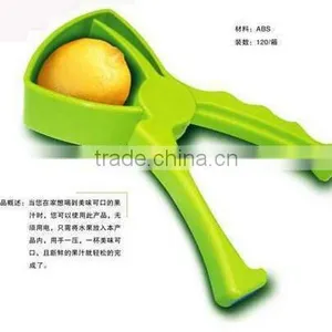 CY143 Lemon Juicer Clip Fruit Juice Maker Lemon/Orange Sprayer Manual Lazy Orange Reamer thumbnail-6