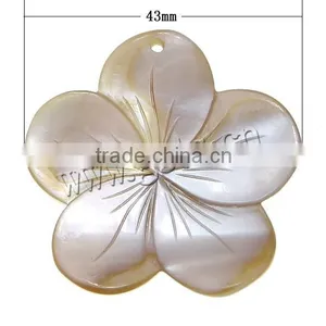 Flower Shell Pendant thumbnail-1
