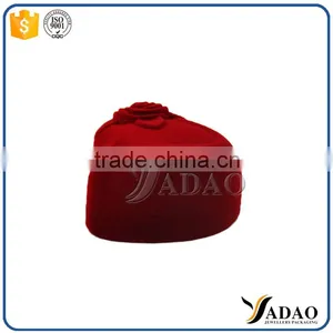 Red Flower Shape Velvet Jewelry Boxes Ring Packaging Box thumbnail-5