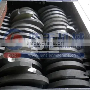 A Crush Molding a Variety of Materials of Beverage Bottle Machine / Beverage Bottle Shredding Machine thumbnail-3