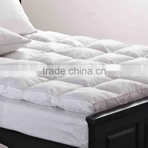 White Goose Down and Feather Filling Mattress Topper Mattress Pad thumbnail-1