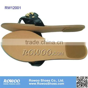 Charming Design Women Flat Sandal Slippers thumbnail-1