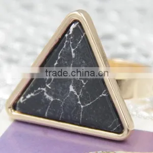 Black and White Triangle Turquoise Alloy Ring thumbnail-2