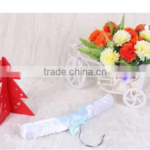 Delicate Design Ribbon Dog Clothes Hanger Bracket Wholesale thumbnail-5