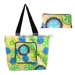 PP Handles Floral Print Polyester Foldable Beach Bag Wholesale thumbnail-4