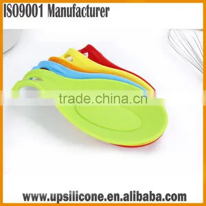 Wholesale Heat Resistant Silicone Spoon Holder Silicone Spoon Rest Kitchen Utensil Holder Silicone Kitchen Tools thumbnail-2