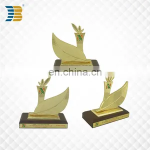 Leaf Shape Vietnam Custom Painted Gold Plated Trophy thumbnail-4