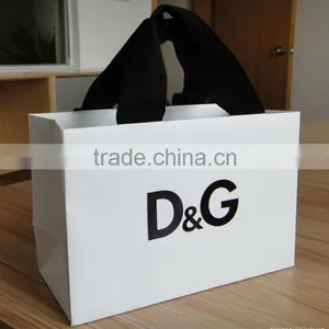 Customized Laminated Paper Shopping Bag thumbnail-1