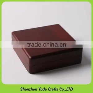 Luxury High Quality Shinning Wood Mdf Material Case Polished Varnish Lock Customed Wooden Box thumbnail-1