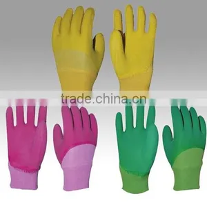 Latex Glove thumbnail-1