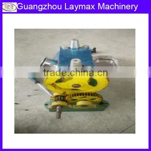 Easy Clean Hand Operation Sugar Cane Juice Machine Used for Supermarket thumbnail-4