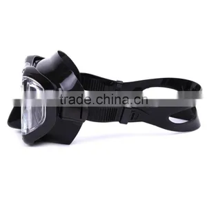 Silicone Diving Mask With 4 Tempered Glass Windows thumbnail-4