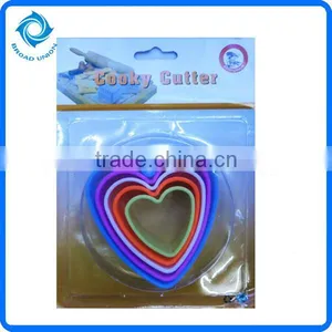 5PC Plastic Heart Shape DIY Cookie Mold thumbnail-1