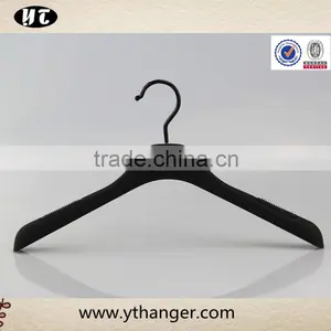 Black Rubber Hanger With Wide Shoulder for Coat thumbnail-2