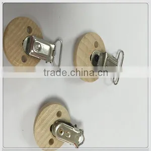 Wholesale Cute Design Wooden Baby Pacifier Clips thumbnail-2