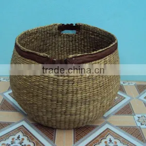 Round Water Hyacinth Basket With PU Handles thumbnail-1