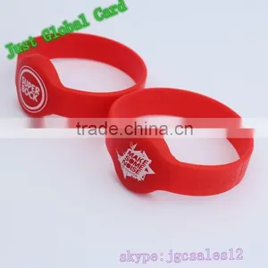 Global mf Uhf Rfid Wristband thumbnail-1