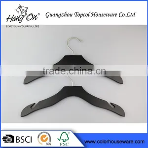 Non-slip Wooden Clothes Hanger thumbnail-1