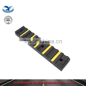 Factory Direct Supply High Quality Safety Flexible Rubber Corner Guards PS044 thumbnail-1
