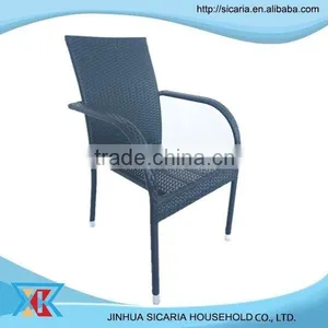 Comfortable Wicker Chair thumbnail-1