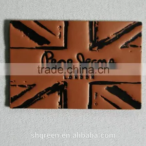 Embossed Bear Logo Leather Label for Suits thumbnail-5