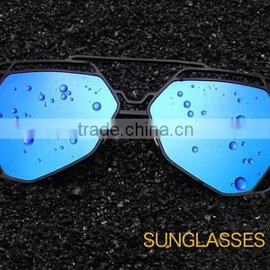 2016 Super Lovers Poly Polarized Sunglasses Metal Hollow Out V Glasses Frame Color Film Sunglasses thumbnail-2