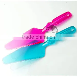 CC-6583 BPA Free Plastic Cake Cutter thumbnail-1
