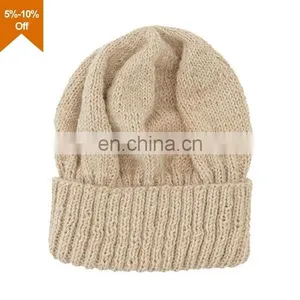 Qianzun Black and Maroon Mixed Yarn Beanie Hat thumbnail-1