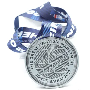 Custom Metal Wooden Crystal Material 2022 Marathon Medal Display Half Marathon Medals thumbnail-4