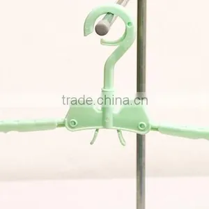 Plastic Foldable Folded Clothes Hangers Assorted Color thumbnail-5