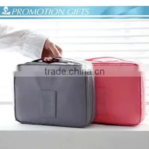Custom Nylon Makeup Bag Portable Cosmetic Bag thumbnail-4