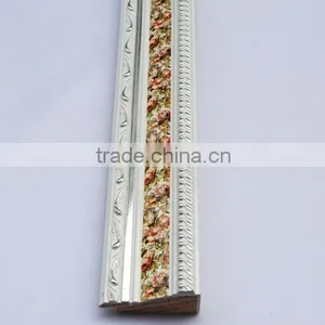 Red Flower Wooden Frame Moulding thumbnail-1