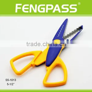 S5-1013 5.5 Inch 2Cr13 Stainless Steel Blade With Colorful Plastic Handle Shape Cutting Scissors thumbnail-3