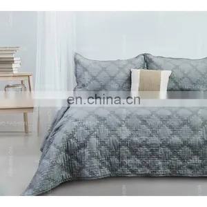 OEM ODM High Quality Bedding Set Bed Sheets Embroidered Velvet Duvet Cover thumbnail-1