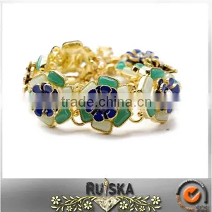 Acrylic Flower Shaped Gold Bracelet Designs Women thumbnail-1