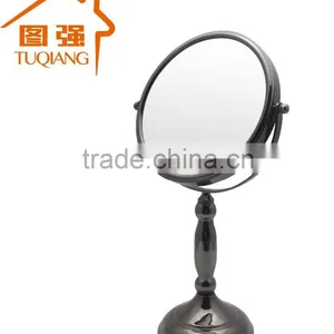 Small Round Desktop Standing Cosmetic Mirror thumbnail-6