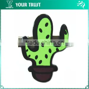 White And Black Scissor Rhodium Safety Clothing Custom Metal Badge Pin thumbnail-4