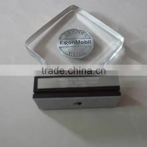OEM Design Lucite Acrylic Pyramid Display Stand thumbnail-6