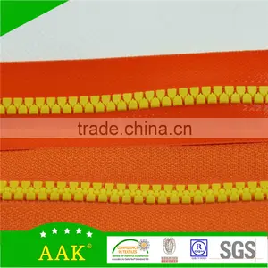 Polyester Tape Resin Long Chain Waterproof Zipper thumbnail-3