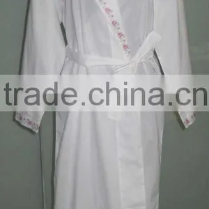 Embroidered White Cotton Kimono thumbnail-1