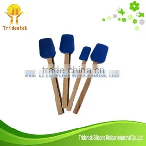 Eco-friendly Silicone Spatula With Wooden Handle thumbnail-2